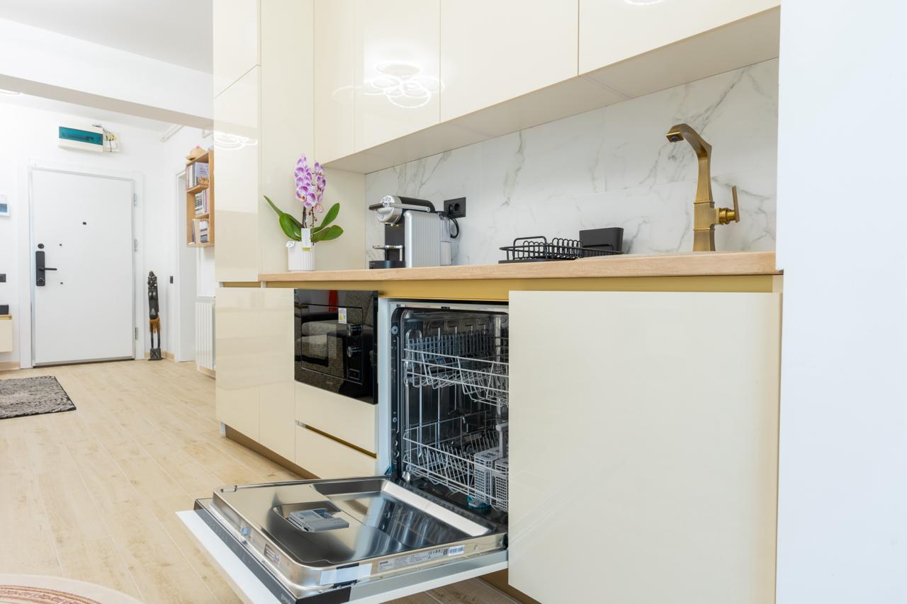 Apartamentul nostru modern, primitor și curat